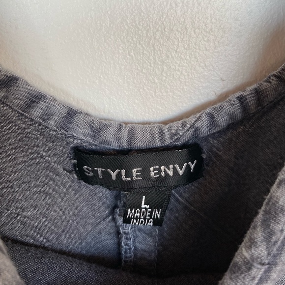 Style Envy - Gray Bell Sleeve Tshirt - Flowing Fit - Picture 3 of 3